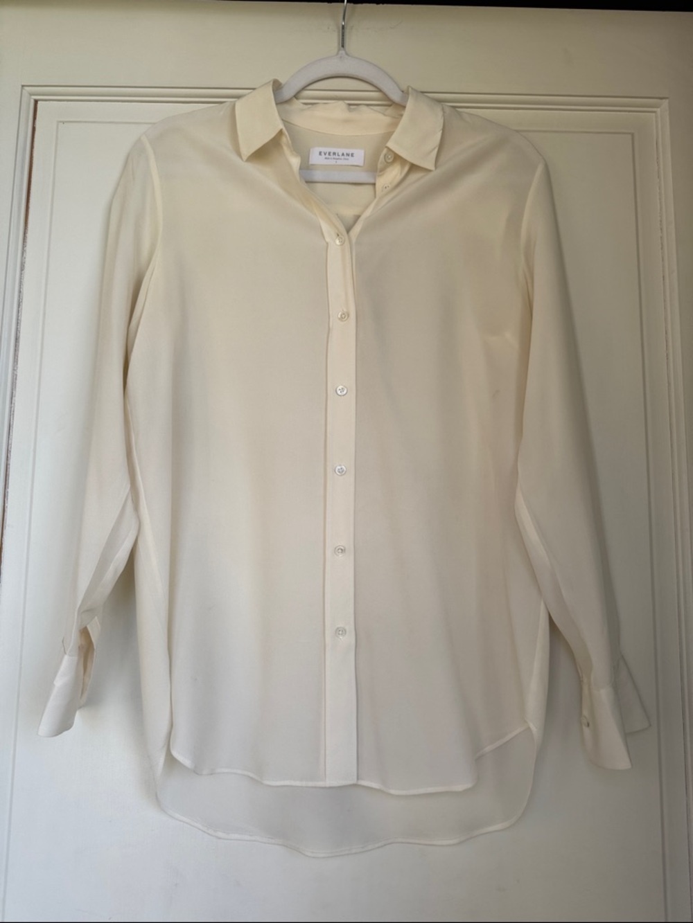 New Without Tag Everlane Cream Silk Button Front Shirt, Slight Hi-Lo Hem